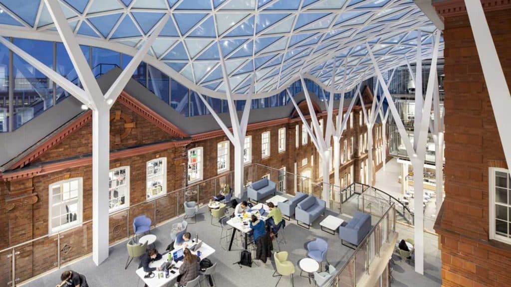 Sash Windows at Prestigious UK Universities: Restoration